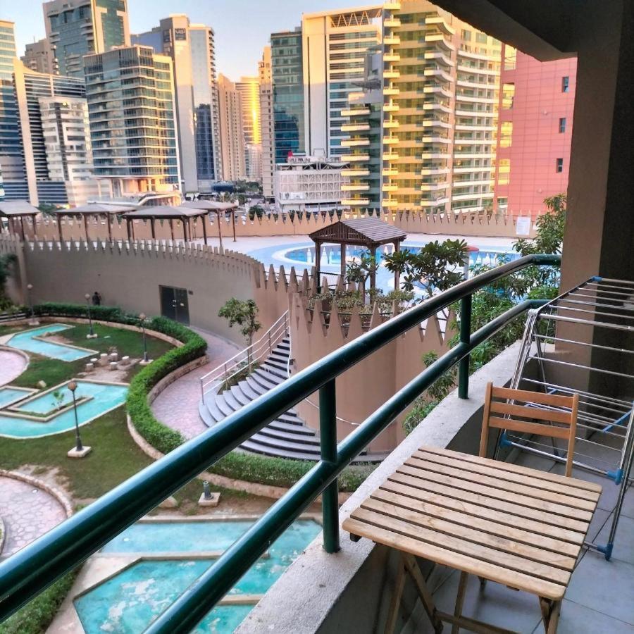 Nomad Partition Room In Barsha Heights 3 Mins To Icm Metro دبي المظهر الخارجي الصورة